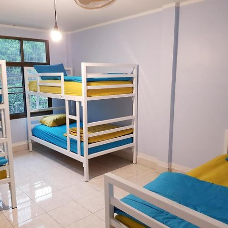 Meet & Meal Hostel กรุงเทพมหานคร ภายนอก รูปภาพ