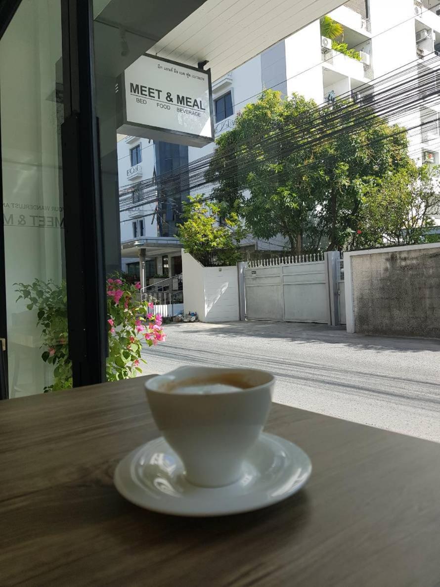 Meet & Meal Hostel กรุงเทพมหานคร ภายนอก รูปภาพ