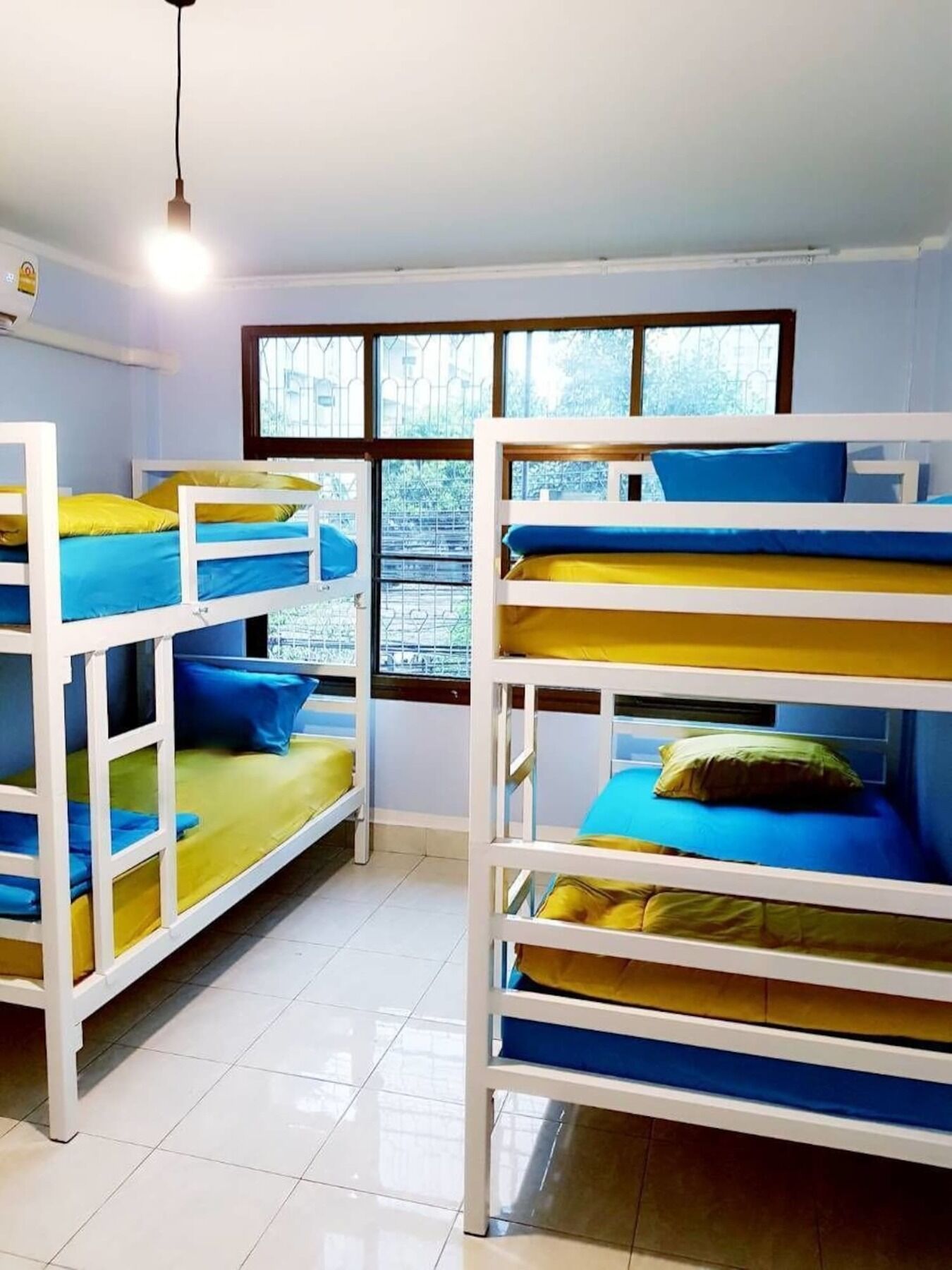 Meet & Meal Hostel กรุงเทพมหานคร ภายนอก รูปภาพ
